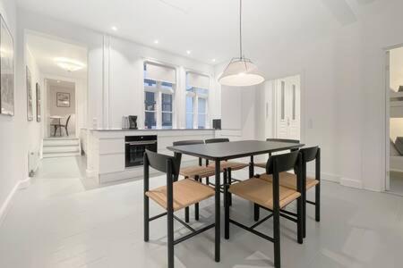 2br In Heart Of Cph Lejlighed